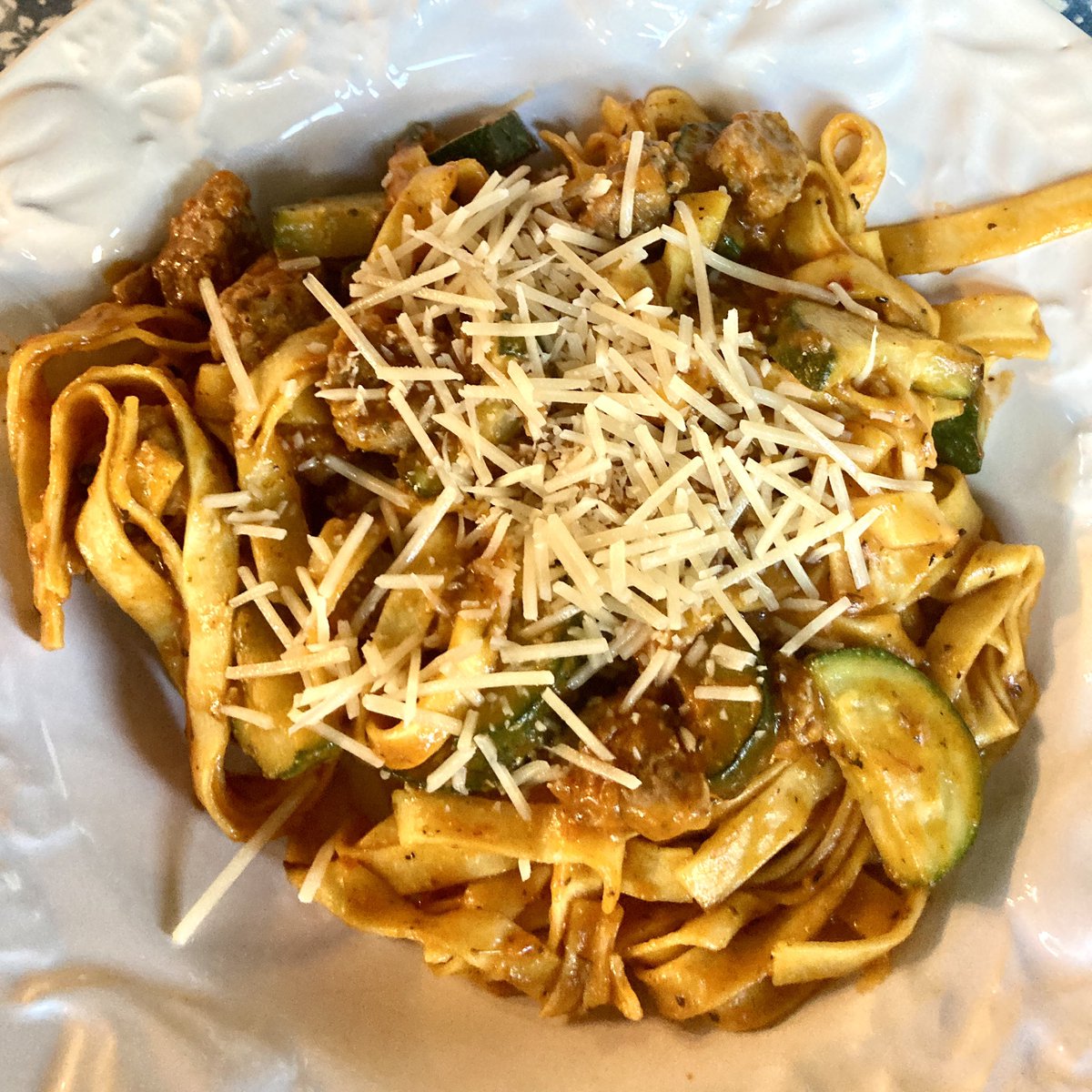 ArtWong128's tweet photo. Tuscan-style sausage fettuccine with zucchini and Parmesan. Super easy to prep meal kit from @realhomechef , and very tasty. The kits have been super helpful while the Mrs recovers from her ankle injury. Thank you #realhomechef https://t.co/VpRI2iocW6