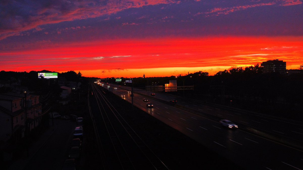 harshalAFC's tweet photo. The sky slowly caught fire today. #dronephotography #sunset #firesunset https://t.co/mpEYSIOcdx