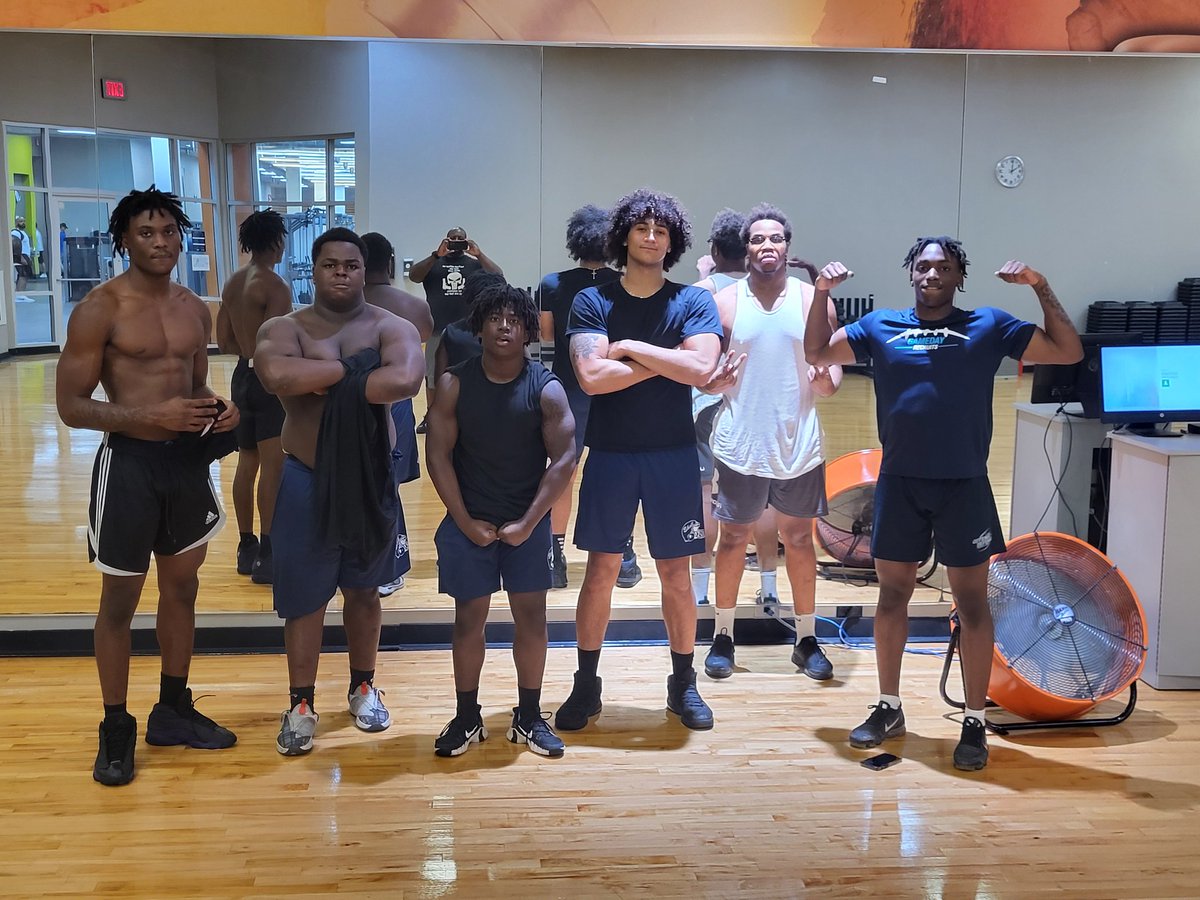 Chad the Kraken (@chadellis91) on Twitter photo Grindin!!!! Levels to this work getting ready for this non conference work then on to the 4 peat #Phase4 @EHallFB <a href="/brown11_caden/">Caden Brown</a> <a href="/malikperson52/">🧛🏾♂️</a> <a href="/StewarrTafari/">T.stewart3</a> <a href="/JBallew23/">Jaylin Ballew</a> <a href="/AarisBethea/">Aaris Bethea</a> <a href="/CatrellWhite/">Catrell White</a> Grindin!!!! Levels to this work getting ready for this non conference work then on to the 4 peat #Phase4 @EHallFB <a href="/brown11_caden/">Caden Brown</a> <a href="/malikperson52/">🧛🏾♂️</a> <a href="/StewarrTafari/">T.stewart3</a> <a href="/JBallew23/">Jaylin Ballew</a> <a href="/AarisBethea/">Aaris Bethea</a> <a href="/CatrellWhite/">Catrell White</a>