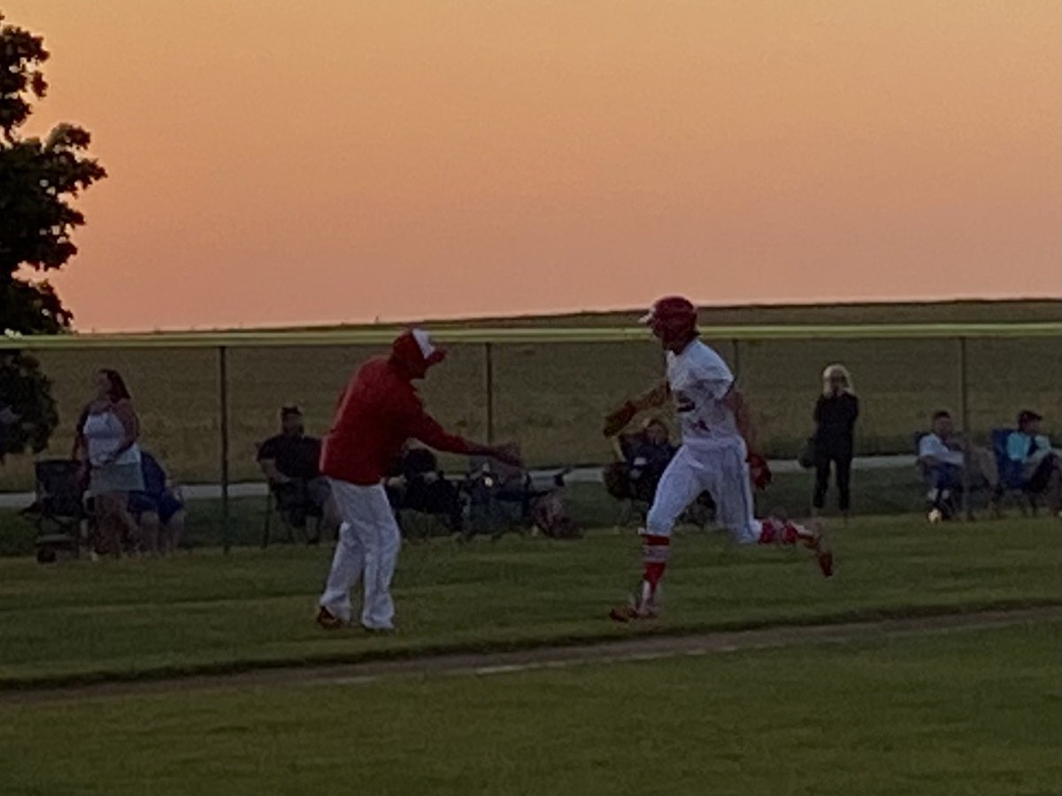 DCG__Baseball's tweet photo. Dayne Mauk and Spencer Hall with back-to-back homeruns in the 5th to tie and take the lead. Later in the inning Dariel Santana drives in 2 more. After 5 innings, Mustangs lead 4-1. #RMR https://t.co/5vza9luWGV