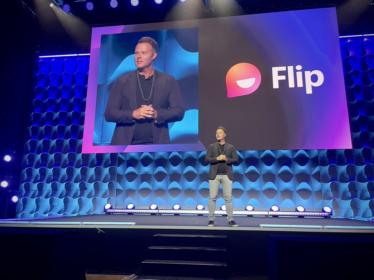 What an incredible night at #FlipFest with all of my @Flipgrid family…. Including my bestie <a href="/design2research/">Charlie Miller, PhD</a> !!!!! 💚💚💚