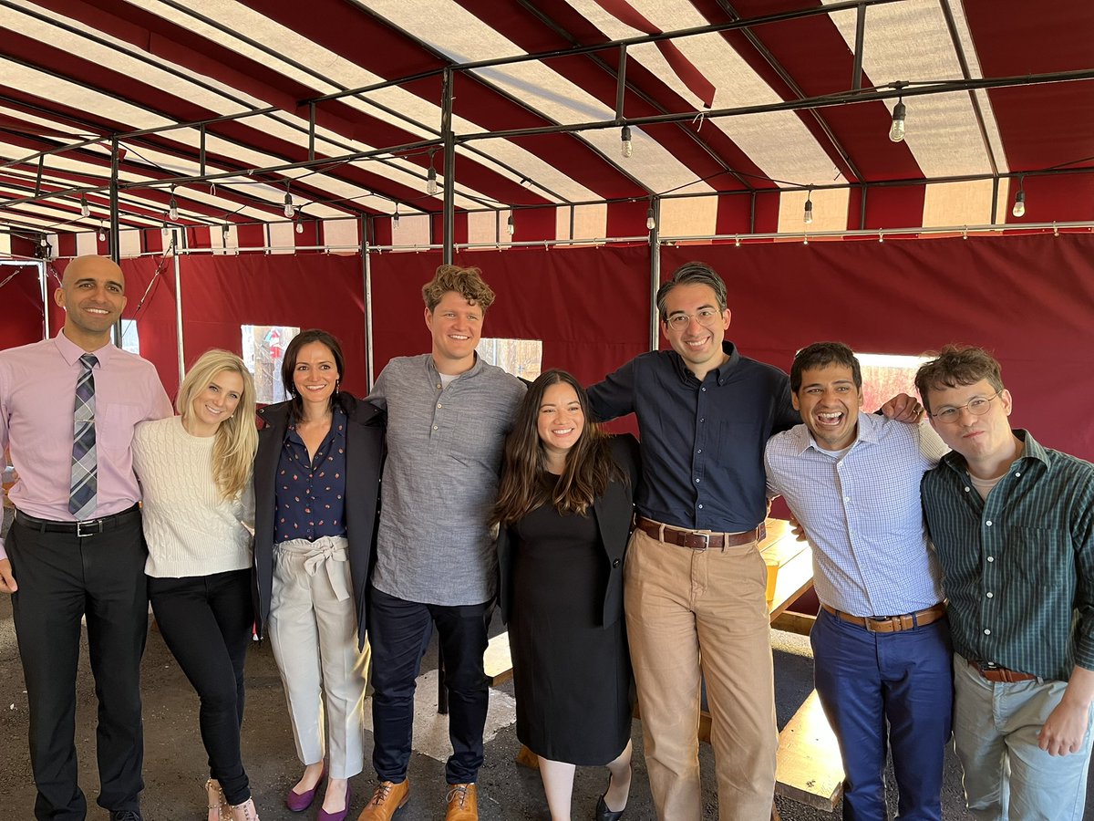 Leslie Seijo, MD (@lseijomd) on Twitter photo Today was a great day! I graduated from PCCM/lung tx fellowship. Had my dear friend <a href="/DrAP_MD/">Alyssa Perez, MD EdM</a> speak the kindest words about me and received the Jeff Golden Clinical Fellow Award. All this in the company of my friends and husband. Thank you @UCSFPCCMFellows <a href="/shaysmd/">Steve Hays</a> <a href="/nthakurMD/">Neeta Thakur</a> Today was a great day! I graduated from PCCM/lung tx fellowship. Had my dear friend <a href="/DrAP_MD/">Alyssa Perez, MD EdM</a> speak the kindest words about me and received the Jeff Golden Clinical Fellow Award. All this in the company of my friends and husband. Thank you @UCSFPCCMFellows <a href="/shaysmd/">Steve Hays</a> <a href="/nthakurMD/">Neeta Thakur</a>