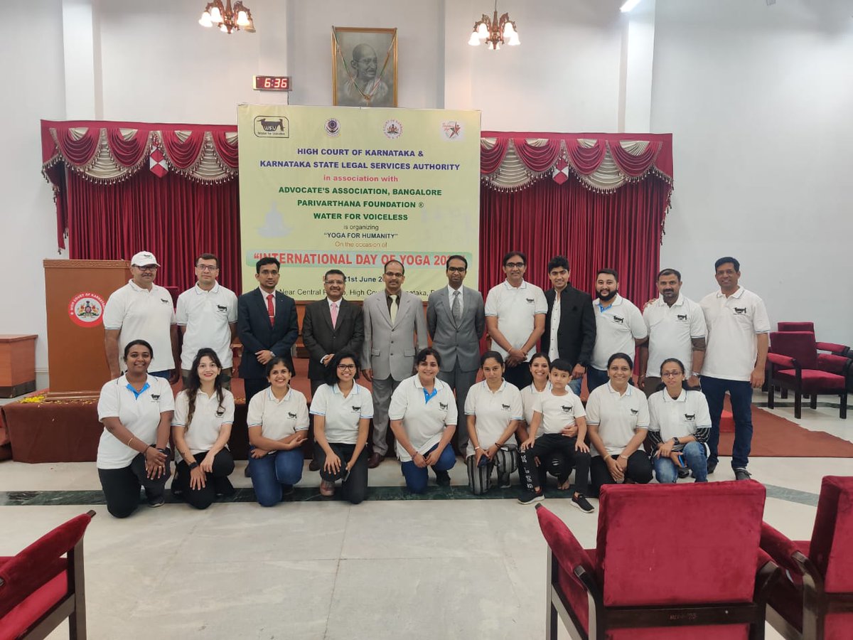 Principal Bench High Court of Karnataka. 200 Water Bowls were distributed to Hon'ble Judges and Staff of High Court.
We are thankful to Shri H. Shashidhara Shetty, Member Secretary, Karnataka State Legal Services Authority, Bengaluru,