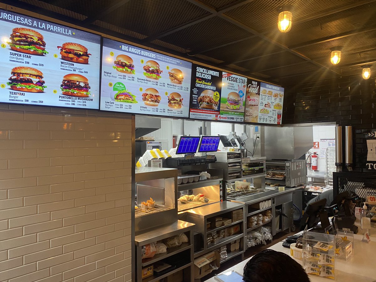 LuisGChapa's tweet photo. Llevo casi 1 hra y aun no me entregan mi orden. Pésimo servicio en @CarlsJrTorreon Galerias.
@CarlsJrMx https://t.co/BgtHCaRvuV