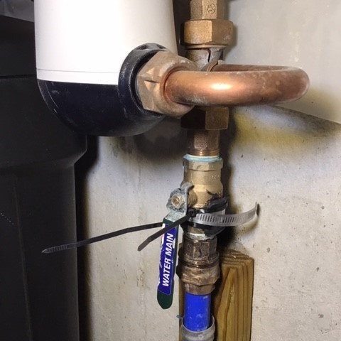 GenzRyan's tweet photo. What do zip ties and @playdoh have in common? For this homeowner it was a MacGyver kind of fix for their leaking pipe 😄 Our plumber fixed the leak quickly, and properly!

#pipes #plumbing #leakingpipe #waterissue #plumber #playdoh #zipties #creativity #GenzRyan https://t.co/tDCkWSGWlW