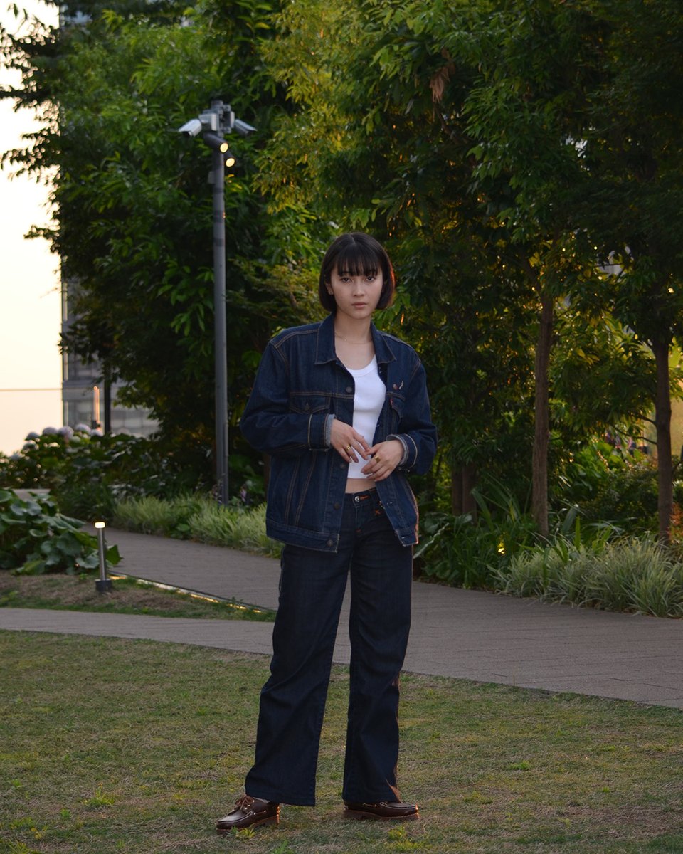 Timberland_JPN's tweet photo. ローライズのデニムセットアップを合わせたY2Kスタイリング。 
#ティンバーランド の #スリーアイ を合わせてクラシックな雰囲気に。 

▽boat shoes collection 
https://t.co/wnMO4zGqTS 

📸：Miki 

#generationboat #3eye #スリーアイ #Y2K #20s #スナップ https://t.co/FvqfyXifHb