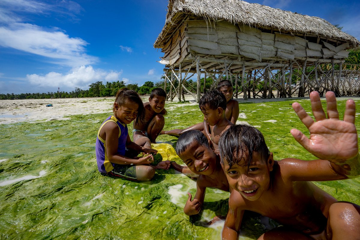 ADB_HQ's tweet photo. ADB is intensifying its focus on countries classified as fragile and conflict-affected situations.  

Fragile countries face elevated risks and lack the capacity to manage, absorb, or mitigate them. 

Read our first-ever FCAS Annual Report: https://t.co/ooZ3vQGP2q https://t.co/BJXluqFy1u