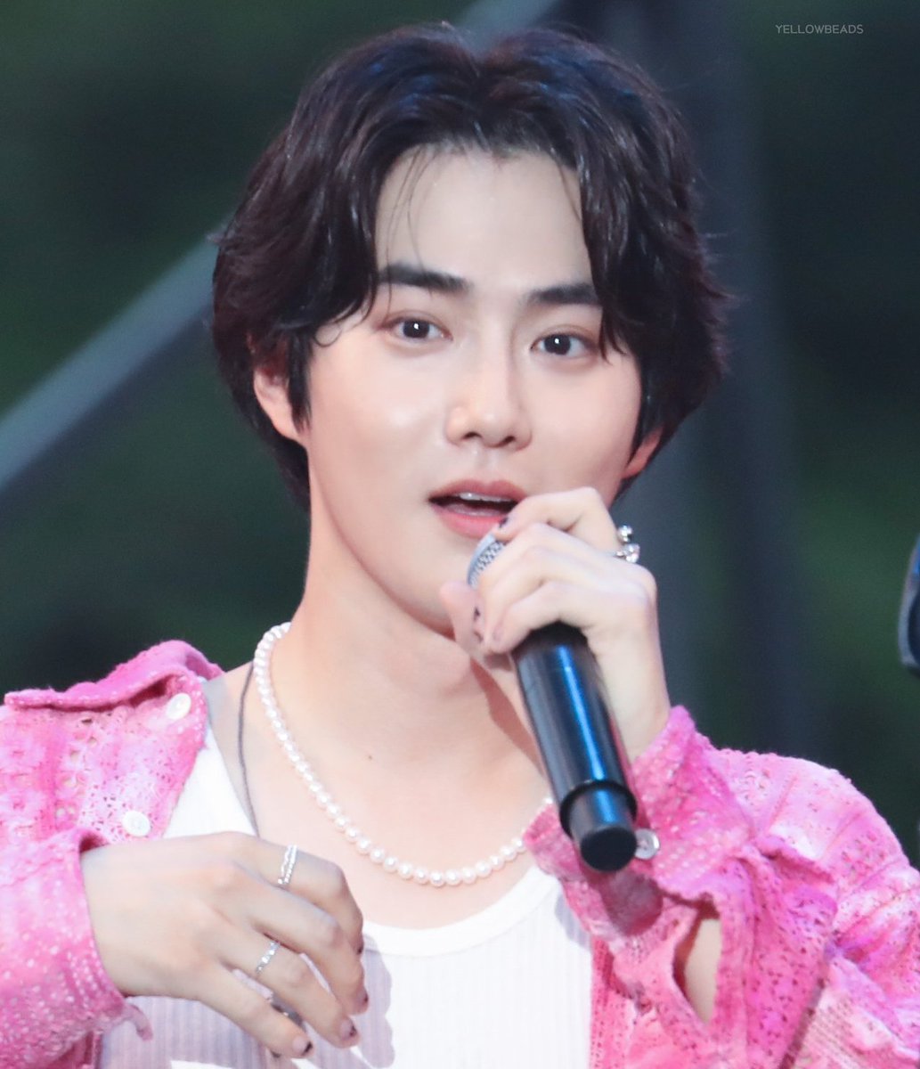 SUHOLOOK's tweet photo. #Suho #수호 #スホ #金俊勉 https://t.co/1IjegCgNwz
