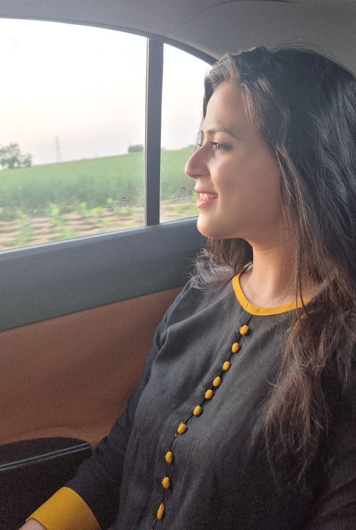 its_Prajaktaa's tweet photo. ‘ काय झाडी, काय डोंगार, काय हाॅटेल ’ ok मध्ये हाय ! 😅
#bestcaption #captionoftheday 🔥 https://t.co/qGe2f6gZ9f