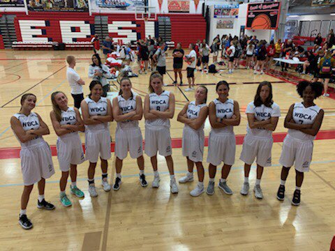 mliebl20's tweet photo. First day in the Dells for WBCA All-Star game! Our D1 South team was looking like we transformed back to my playing days with the long knee length uniform shorts 😂 Had to also make sure they got some wolves ears to match the people working at Great Wolf Lodge 🐺 https://t.co/I2zNmYHcS4