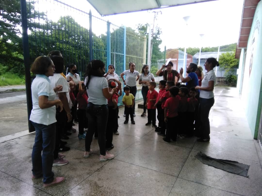 ceicerecitac17's tweet photo. 📌 SIMULACRO DE SISMO, EN CONMEMORACIÓN POR CUMPLIRSE 25 AÑOS DEL TERREMOTO DE CARIACO😔 @MPPEDUCACION @educinicialmppe @zonaedusucre @_LaAvanzadora @ViceIP @NicolasMaduro https://t.co/M8F4J7qy2V