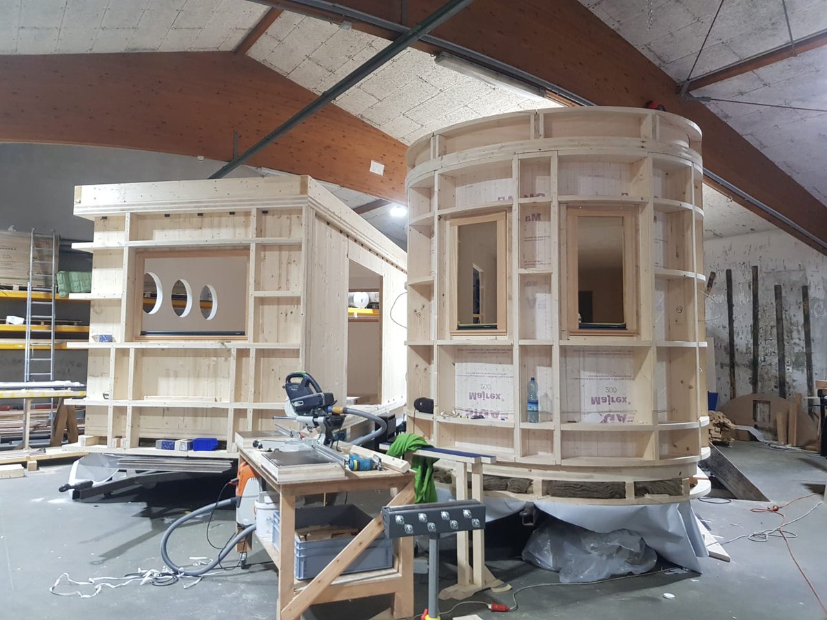 michimauch's tweet photo. Unser Tiny House ist im Bau - Die ersten Bilder sind da - https://t.co/4H5GFSzQtI #tinyhous #kokomo #wohnwagon https://t.co/p4RAMF0zwb