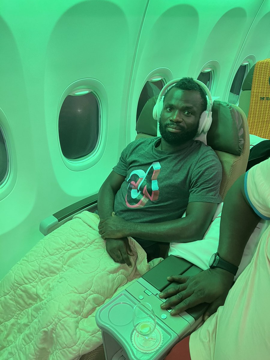 mara nyingi tunakatishwa tamaa na wale tunaowapenda na kuwaamini.lakini wacha nifanye hadithi yangu kuwa fupi na rahisi, nahitaji vipande 100 vya jezi za simba kutoka kwa mashabiki waaminifu ili zipewe marafiki na familia nchini Ghana. hii ni kutokana na nyinyi mashabiki kuniaga