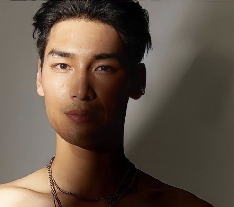 ithinkiting's tweet image. ชอบสีตาอาโปมาก ทั้งสีตา โครงหน้า สีผิวมันดูเข้ากันกับตัวเขามากกกก