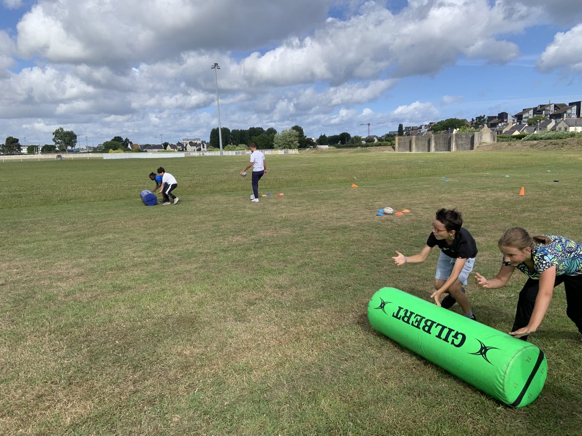 ECOLEDECOUVERTE's tweet photo. Le XV corsaire nous accueille pour des ateliers d’une grande qualité :
Nous sommes prêts pour un grand tournoi inter écoles !!! https://t.co/xPIc63j6vE