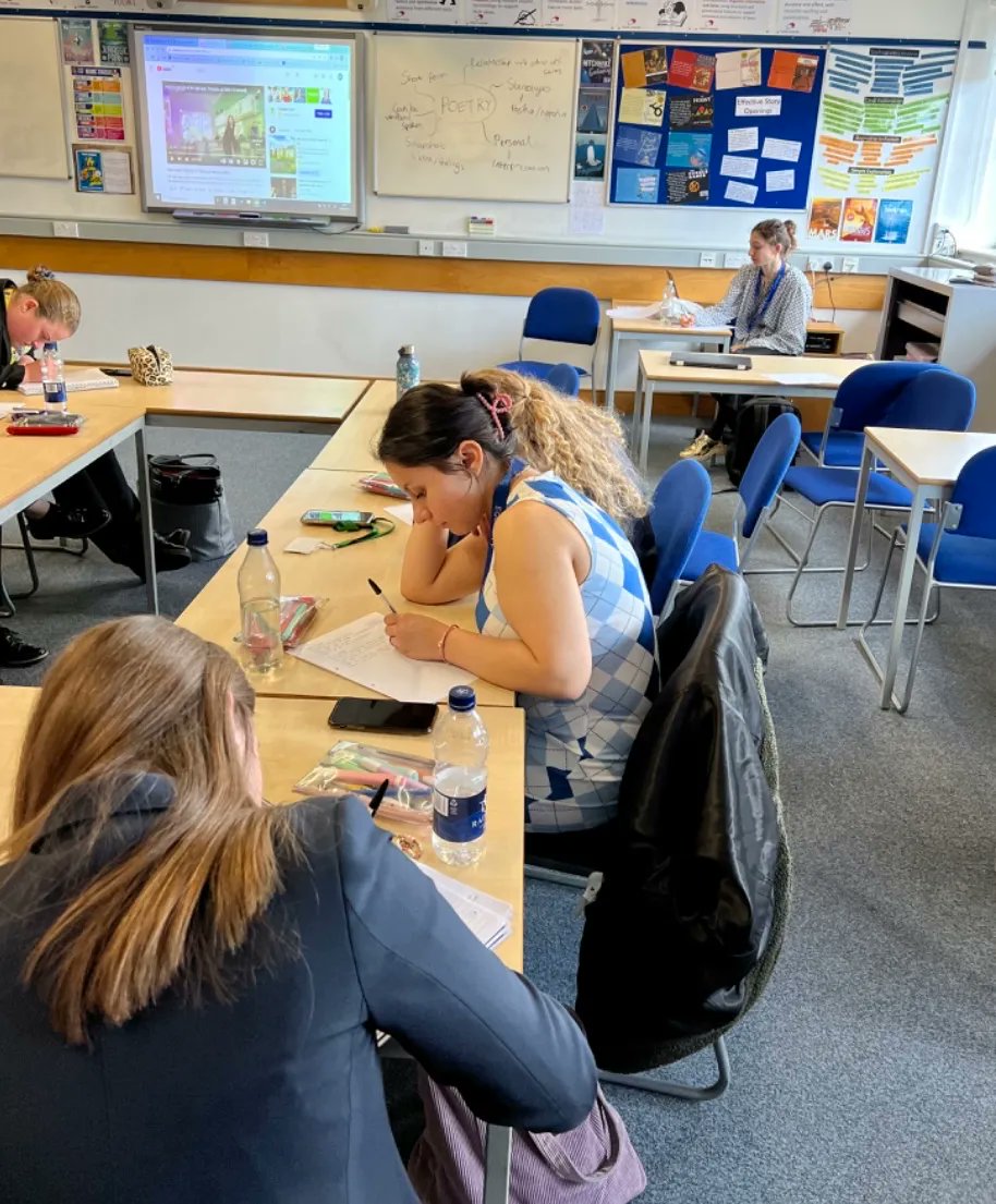 LFCDerby's tweet image. Thank you to @j_ruby_cl for running such a creative and inspiring poetry workshop for our Year 12 students! The feedback on the session was super positive 😊 #LandauCommunity #creativewriting #poetry