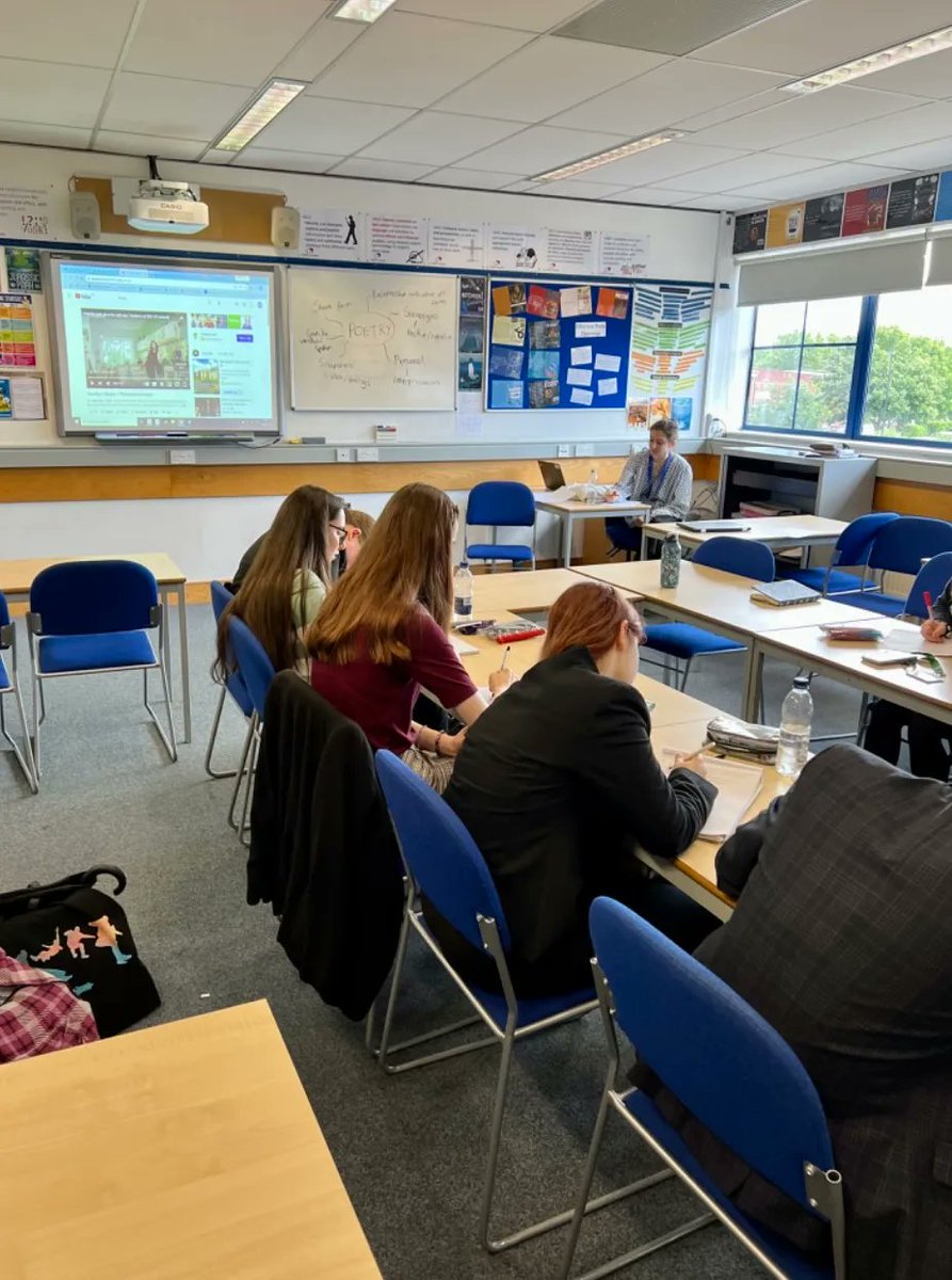 LFCDerby's tweet image. Thank you to @j_ruby_cl for running such a creative and inspiring poetry workshop for our Year 12 students! The feedback on the session was super positive 😊 #LandauCommunity #creativewriting #poetry