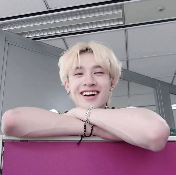 nybangchan's tweet photo. ˚₊‧₊˳смотря в твои глаза я вижу миллионы звёзд.˳₊‧₊˚
⠀
— добро пожаловать домой, чудо ! я чан, но ты можешь звать меня как угодно, а я, в свою очередь, буду любить и поддерживать тебя. u make me stay ♡︎
⠀
[ #LoveSTAY #я_саппорт #ясаппорт #саппорт ] https://t.co/eqlRQRAtfL