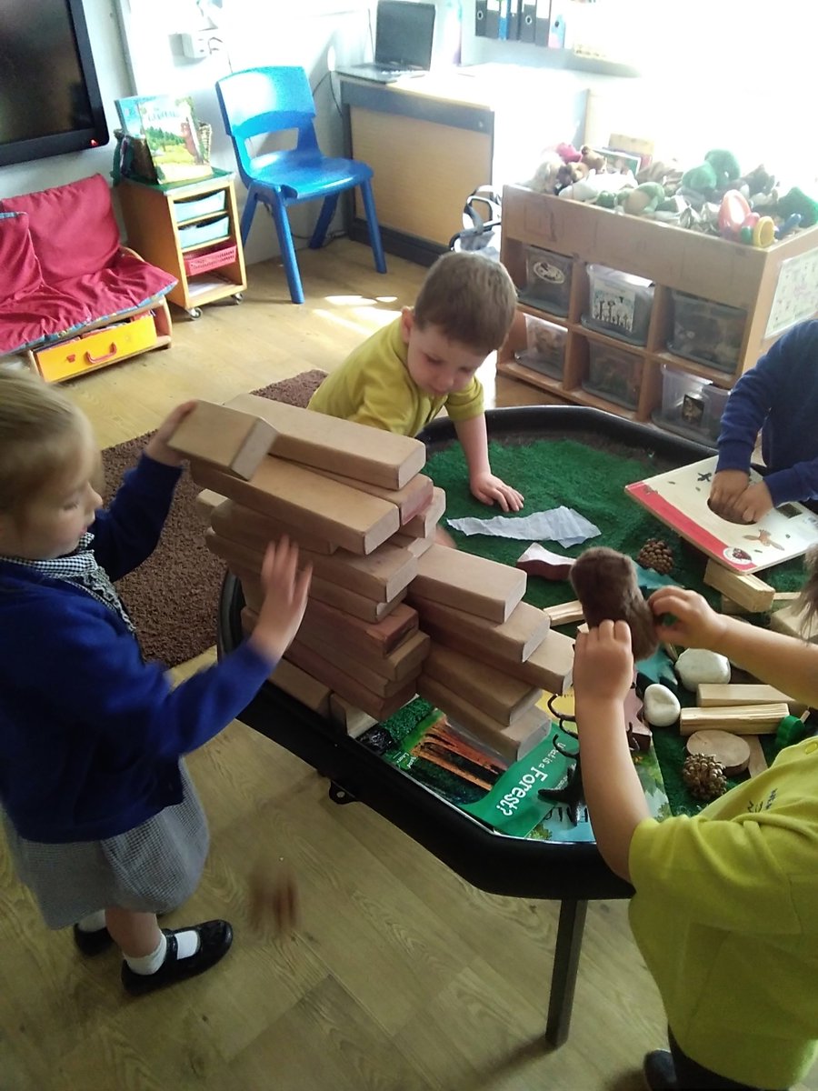 This morning the children are building habitats for the Gruffalo characters and drawing pictures and making posters for them 🦊🐭🐍🦉 #playingislearning #development #motorskills #bigimaginations