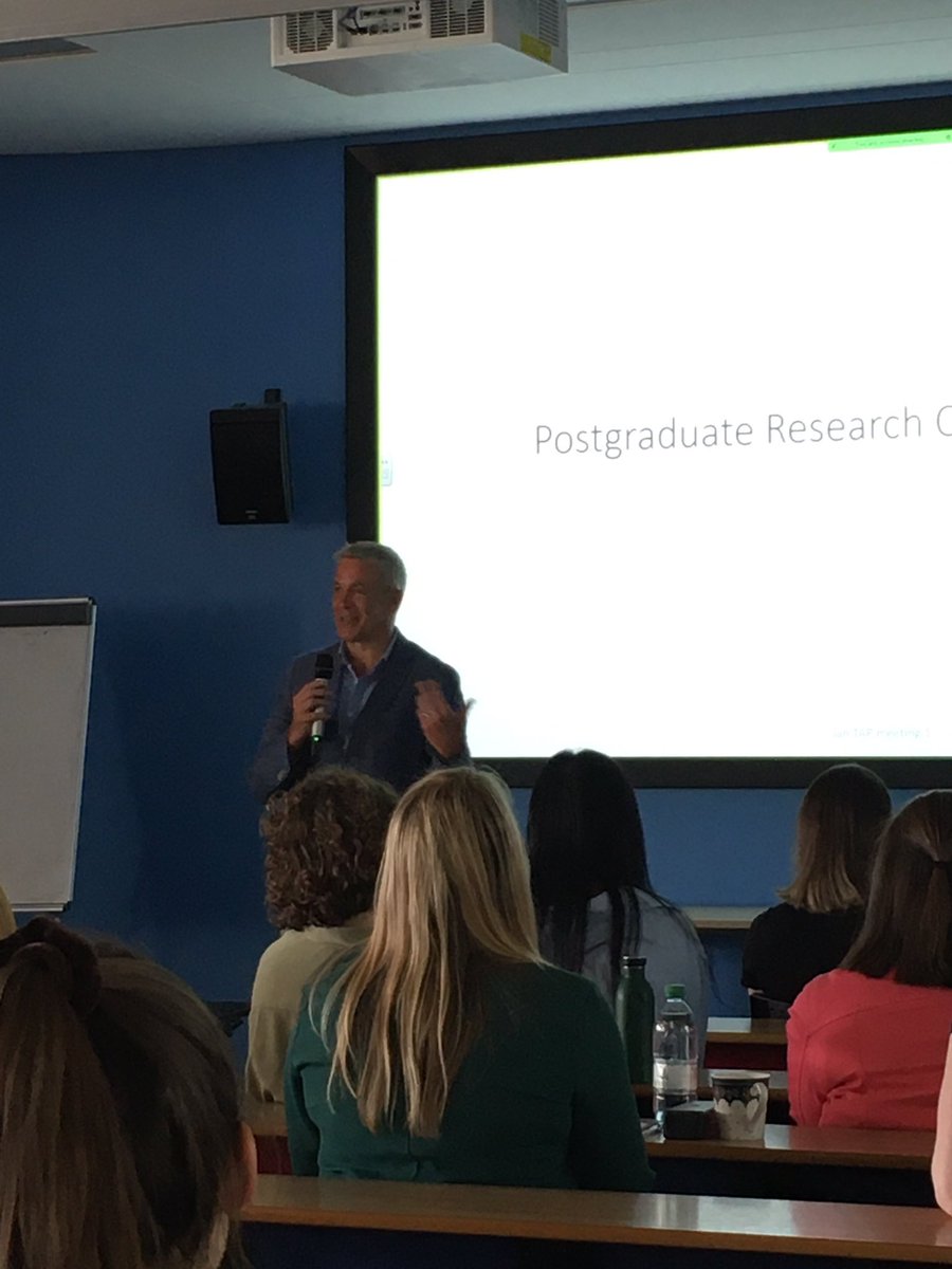 Tim welcoming everyone to the York and York St John Psychology Postgraduate Research Conference! Going to do my best to summarise the key points from each speaker… been a while since I’ve live-tweeted so bear with! <a href="/YorkPsychology/">York Psychology</a> <a href="/YorkStJohn/">York St John University</a>