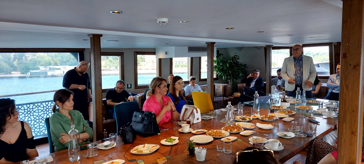 csr_turkey's tweet image. “Yeni Bir Dünya İçin, Aynı Gemideyiz Dedik, Yeni Bir Yolculuğa Çıktık”

Türkiye Kurumsal Sorumluluk Derneği, Sürdürülebilirlik kavramının sivil toplum kuruluşlarına yüklediği sorumluluk ile kurumsal bir dönüşüme imza attı. 

Detaylar için bit.ly/tksdlansman