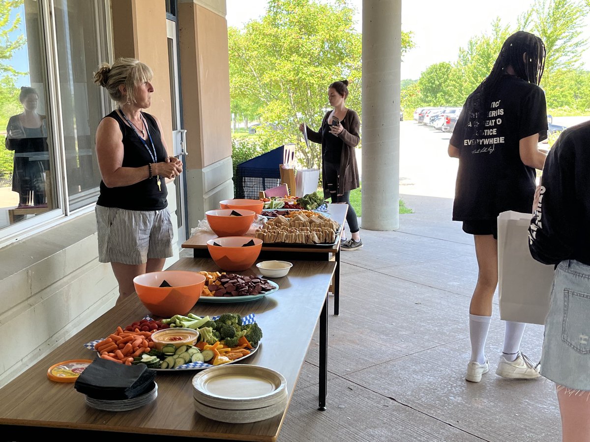 AvonViewHighSchool tweet media