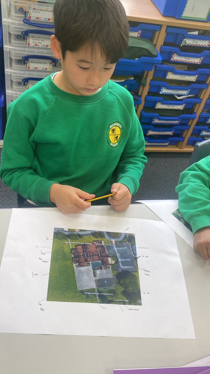BeaumontYear4's tweet photo. What features of our school can you identify? #FieldworkDay https://t.co/8EcyIBSPFZ