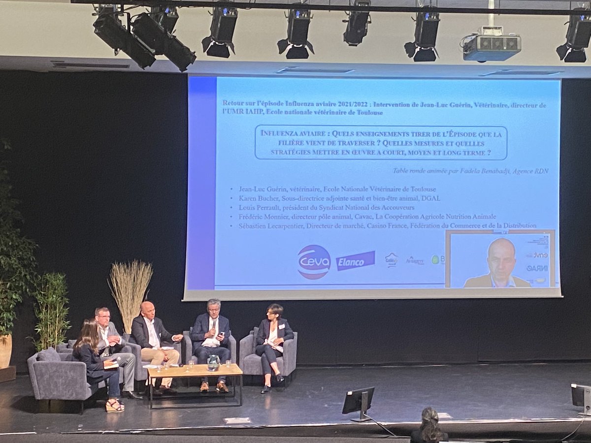 SNIA_FR's tweet image. La filière #volailles se retrouve aujourd’hui à l’occasion de l’assemblée générale de l’interprofessionnel #anvol et travaille pour la maitrise du risque d’influenza aviaire.