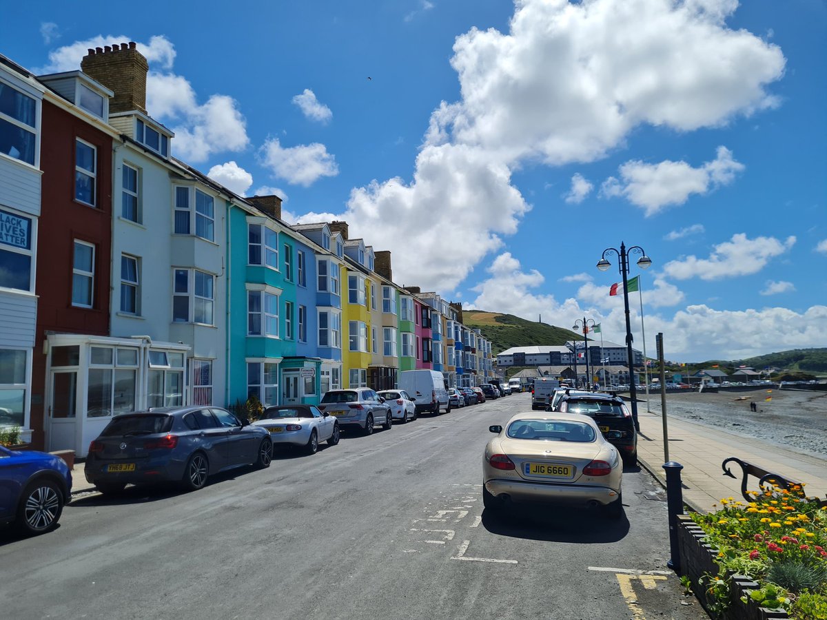 SamChands16's tweet photo. A day out in Aberystwyth! It's a very vibrant place!
#Holiday #Wales #Aberystwyth #Summer2022 #Colourful #Seafront #loveukweather #livingmybestlife #livingthedream #relax #daysout #aberystwythseafront #photography #walesisthebest #lovewales #vibrant #seaviews #Scenery #Town https://t.co/PQfOK08slA