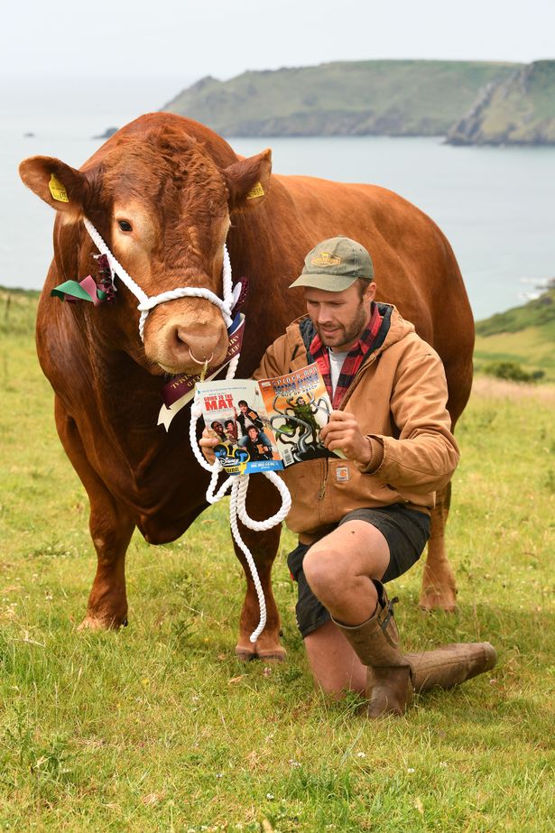 WMNFarming's tweet photo. Go get 'em, Doctor Octopus! ๐ฉบ๐๐
We'd like to wish all of those competing in the South #Devon Herd Book Society's prestigious National Show at @DevonCountyShow on Thursday the very best of luck! Read the full story here ๐ https://t.co/yWyJ32aZxW
#DCS22 #DCS2022 #CreamOfDevon https://t.co/k6ZAxW7Y3s