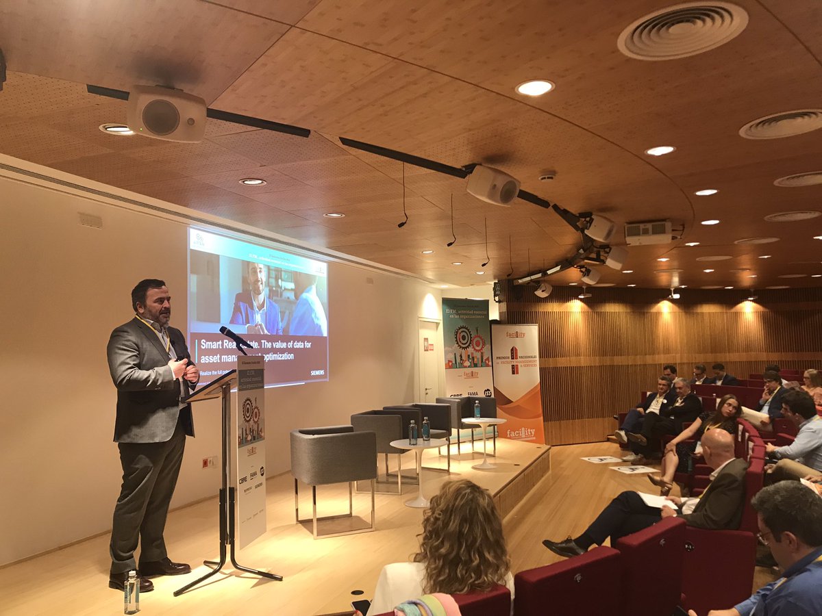 Facilityms's tweet photo. #IXEncuentrofacilityMS Smart Real State. El valor del dato para la optimización en la gestión de los activos”
Agustín Gil Lasa @siemens_es #descarbonización #eficienciaenergética #edificios https://t.co/AinvytV1Dh