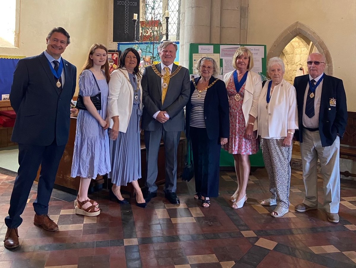 I was very honoured to of attended my Mayoral blessing in this beautiful 13th Century church in Stone, Dartford on Sunday morning. Many thanks to the Reverend Kenneth W Clark who conducted the beautiful service.