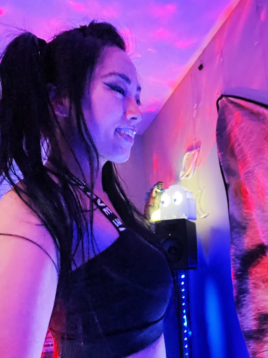 MemoryLossMusic's tweet photo. mew in space ๐พ๐๐ธ #mewcrew
#spacecats #spacecat #dinobeats #mew #meow #space #ilovespace #catlife #trancegirls #trance #trancefamily #ootd #dance #spacejam #artist #pacman #kaiju #godzilla https://t.co/ZZhLhpzIM3