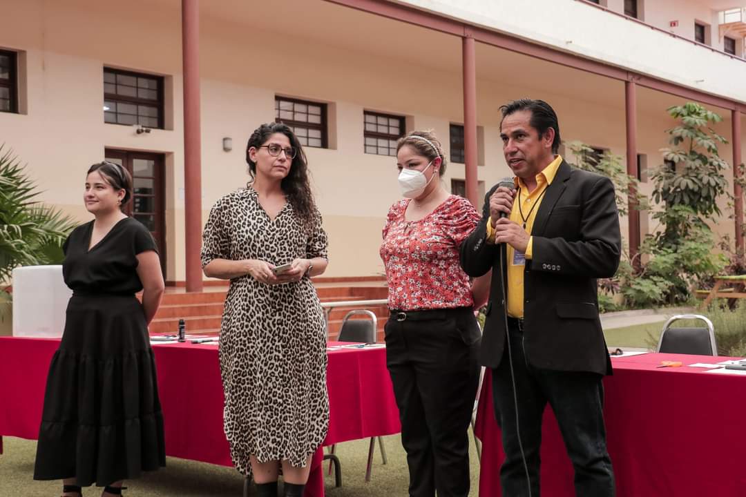 elgatoraro's tweet photo. Pertenezco al gremio de cine y video de @conartenl y claro que hoy fui a ejercer mi voto. Genial la organizacion con ayuda de la @ceenlmx . Esta semana más demás disciplinas ocupan tu voto. #cultura #CONARTE #cineyvideo https://t.co/9pI3m7mSfD