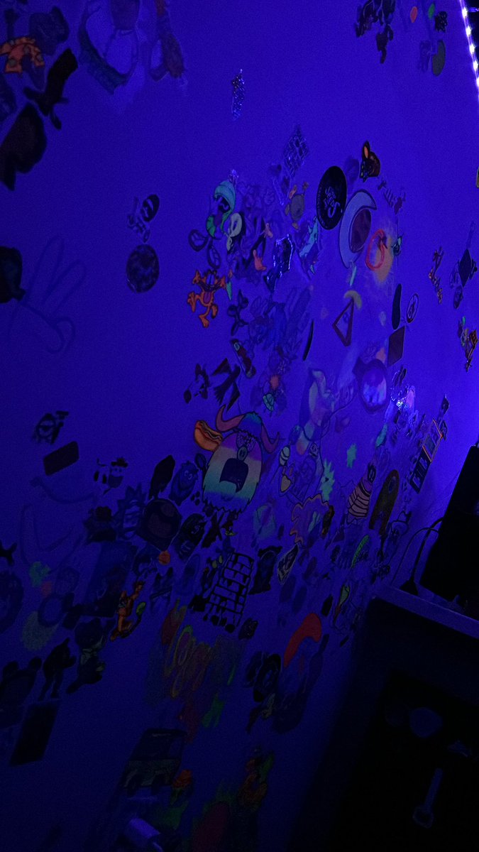 rxratedco's tweet image. Anyone else have a room like this in their house. #trippy #stickerwall #neon #staytripppy #Mmemberville #stonergirl #sendmefreestickers 🍄🧨