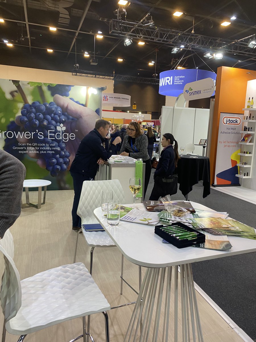 darrenbayer2015's tweet photo. Day 2 #vinetech @Bayer4CropsAU going great, ran out our #Luna experience brochures need to top up.
Call past love to see you https://t.co/Zi6lvMd5as