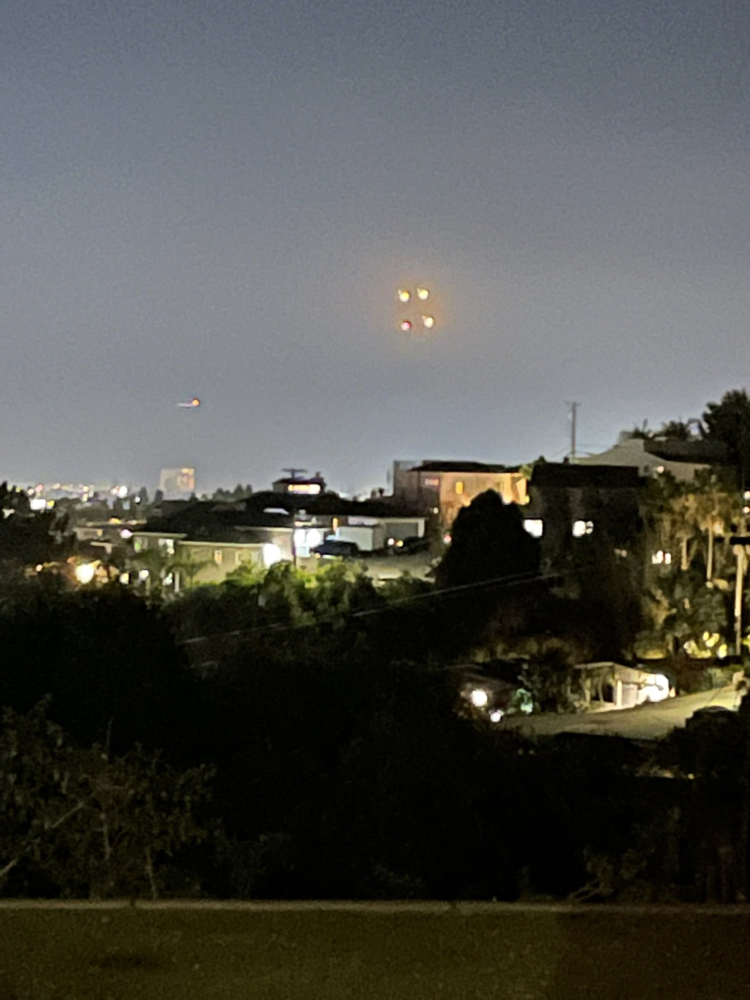 UFO event San Diego last night FWUIti4UUAALqcA?format=jpg&name=large
