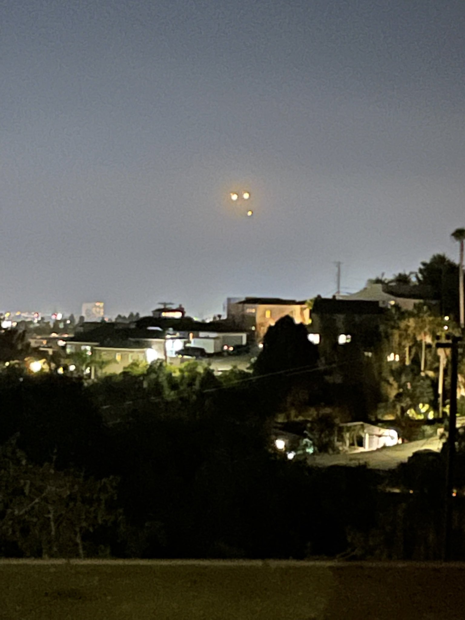 UFO event San Diego last night FWUIti4UcAI0VeP?format=jpg&name=large
