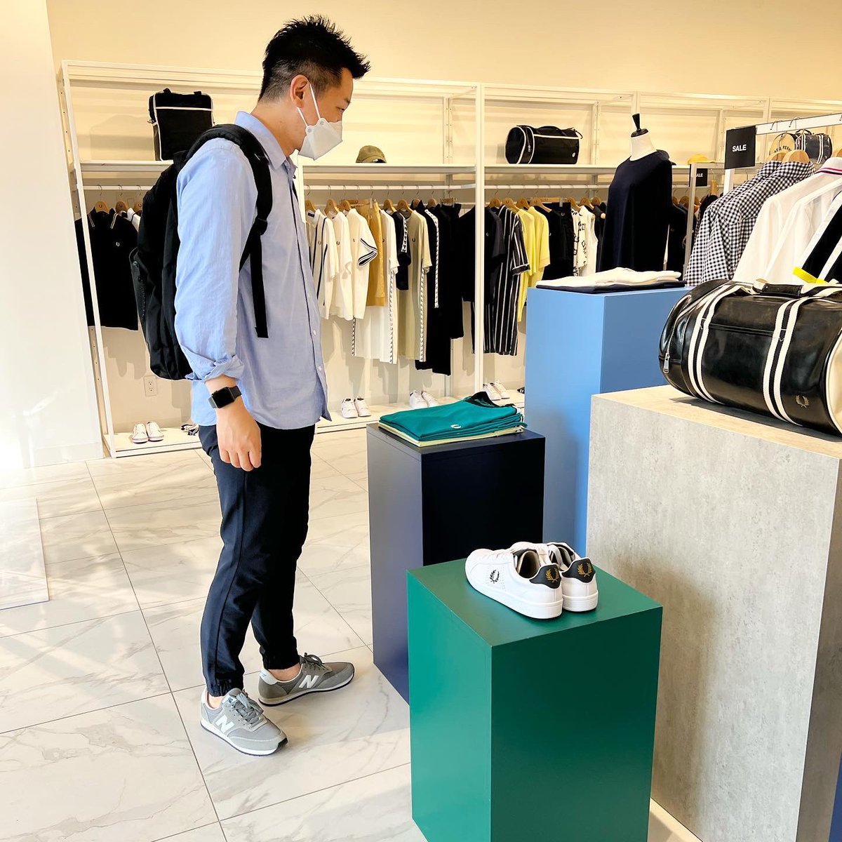 YuichirouButter's tweet photo. 南町田グランベリーパークのfred perryにて、什器のカラーの組み合わせ良い🙂

#什器 
#店舗什器 
#南町田グランベリーパーク 
#ディスプレイテーブル 
#展示台 
#アパレルショップ 
#カラーバランス https://t.co/CZBLwif1nU