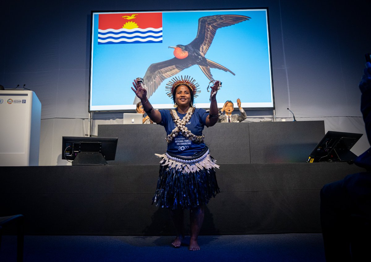 pisfcc's tweet photo. 👏🏾@AOSISFellowship Kabweea Itintaake @686_ki from Kiribati performing the traditional Frigate bird dance at the @peace_boat side event in UN Ocean Conference in Lisboa, Portugal 🇵🇹. 

#Represent #Kiribati #TraditionalKnowledge #FightFor1Point5 https://t.co/zSWqyEmDla