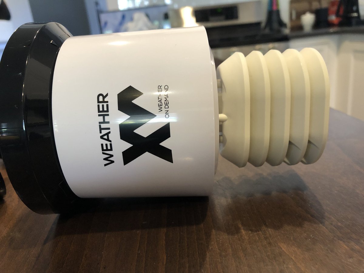 FOOTERYAN1's tweet photo. @WeatherXM brand new Weather XM miner just delivered for sale. Let me know if ur interested. Ryanfootelong@yahoo.com https://t.co/I0FQ51lDvx
