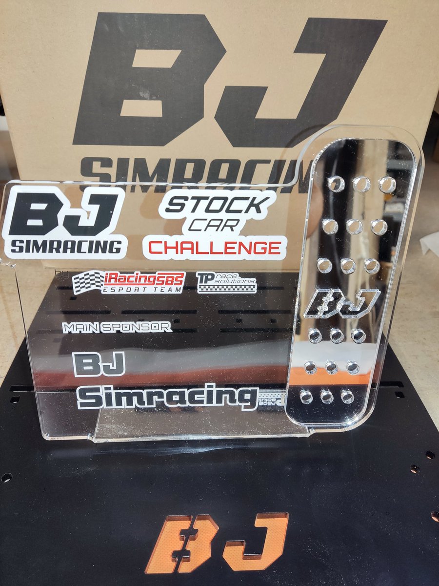 Bjsimracin1's tweet photo. Gracias por este detallazo a @TPRaceSolutions, así da gusto hacer cosas contigo y con @iracingsbs 🥳🥳 https://t.co/zGbePRnSNY