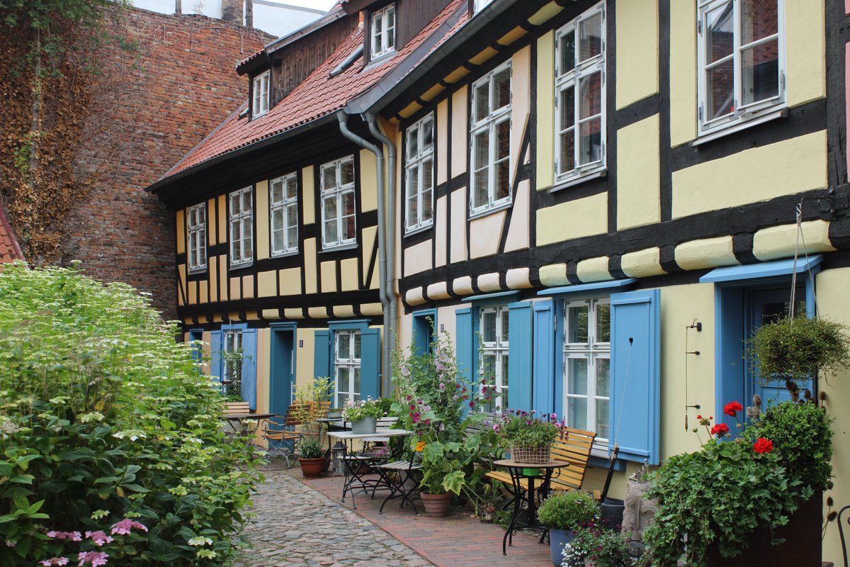 FSchiller's tweet photo. Im Herzen von Stralsund. Am Johanniskloster..... #FSchiller https://t.co/FWVI7HC9K1