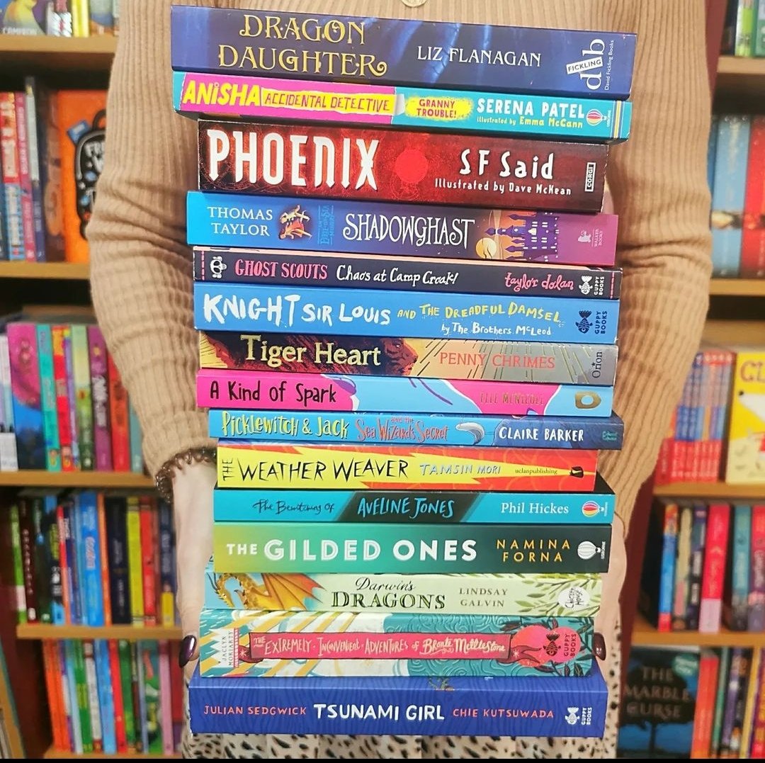 schools_books's tweet image. READING ALOUD to children of ALL ages improves processing skills, vocabulary, and comprehension. It also helps audio learners. Research shows that adults who read aloud motivate children. Refusing to read to a child because they can &apos;read for themselves now&apos; does the opposite.