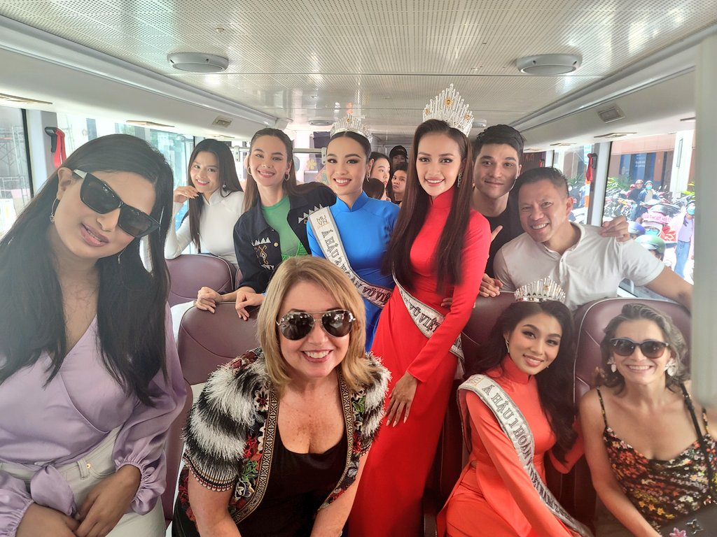 One of my fave pics from this weekend - Saigon/HCMC city tour &amp; parade to honor top 3 <a href="/MissUniverse/">Miss Universe</a>VN 2022 with WINner <a href="/ngocchau_612/">Ngọc Châu Official</a>. 
Extra WIN WIN to have 2 @MissUniverse queens with us - <a href="/HarnaazKaur/">Harnaaz Kaur Sandhu</a> (🇮🇳 2021) &amp; <a href="/catrionaelisa/">Catriona Gray</a> (🇵🇭 2018) + <a href="/MUOprez/">Paula Shugart</a> Paula Shugart
