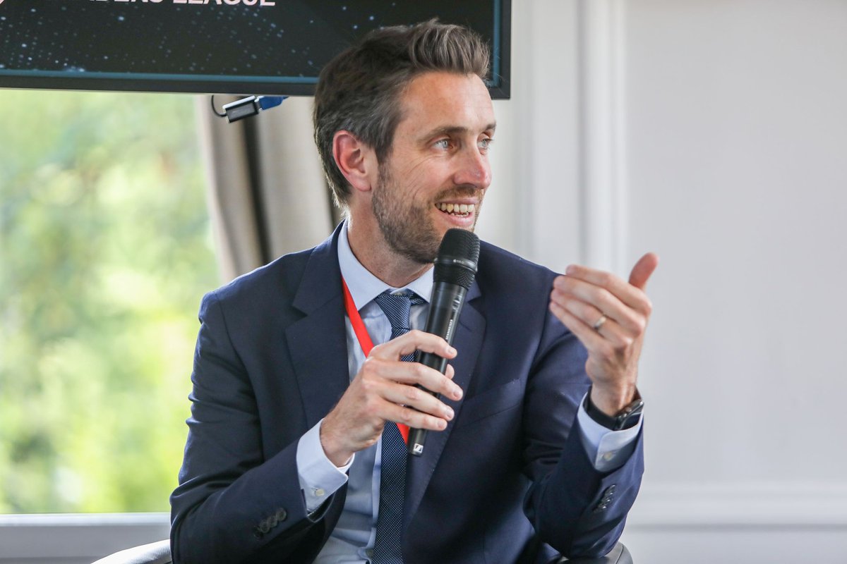 Accuracy tweet media