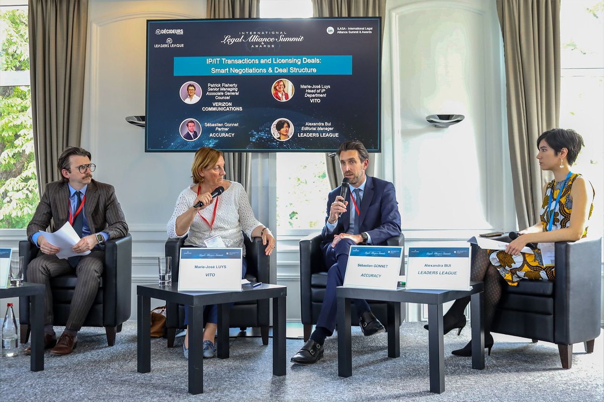 Accuracy tweet media