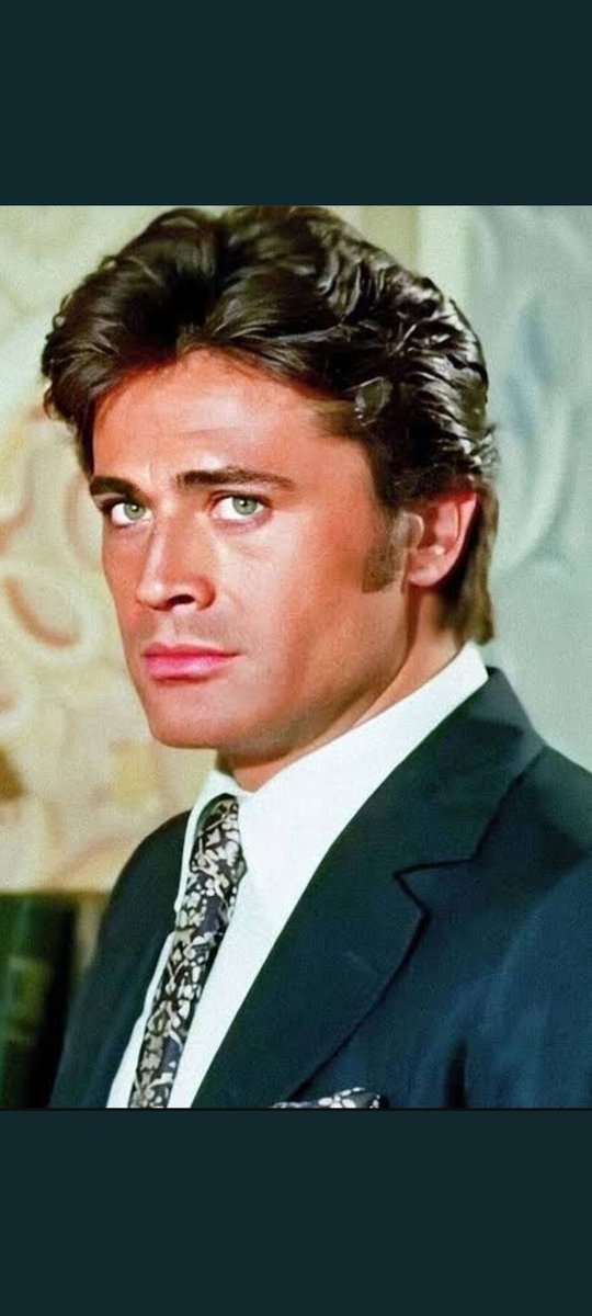 Kah Kara Murat olsun,kah komiser Doğan seninle büyüdük biz mekanın cennet olsun Cüneyt abi
#cuneytarkın