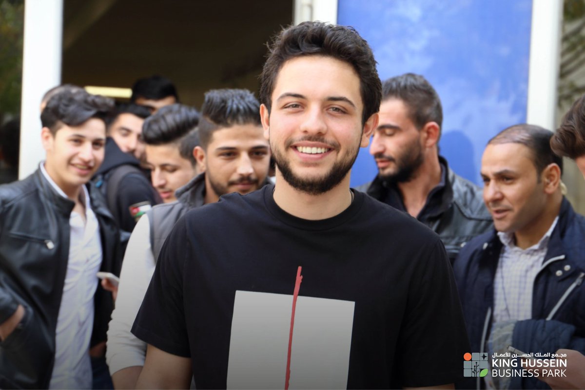 يُصادفُ اليومَ عيدُ ميلادِ صاحبِ السموّ الملكيّ الأمير الحسين بن عبدالله الثاني، وليّ العهدِ، الـ 28.
قُلوبنا مليئةٌ بالفَخرِ والولاءِ والمحبةِ والسعادة
حفظك الله .. وكلُّ عامٍ وسُموّك بألفِ خير
#مجمع_الملك_الحسين_للأعمال #ولي_العهد #الأمير_الحسين_بن_عبدالله #الأردن