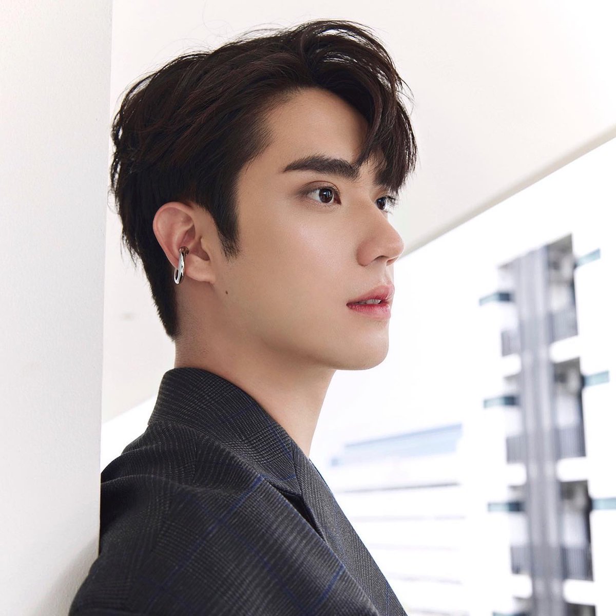 alphayee1's tweet photo. I can't with his Beauty!😍✨
#TEeThanapon @Tee_Jaruji https://t.co/b4OqTmgQKI
